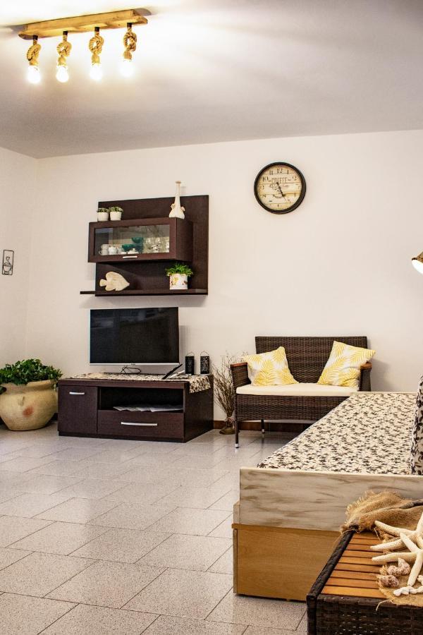 Casa Elena Appartement Portoscuso Buitenkant foto